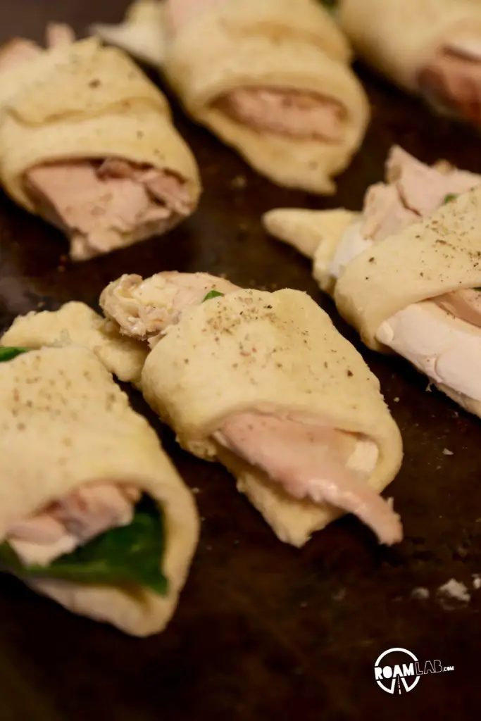 Sometimes I can't decide if I want breakfast or lunch. I find Chicken, Mozzarella, And Basil Crescents are a little bit of both.