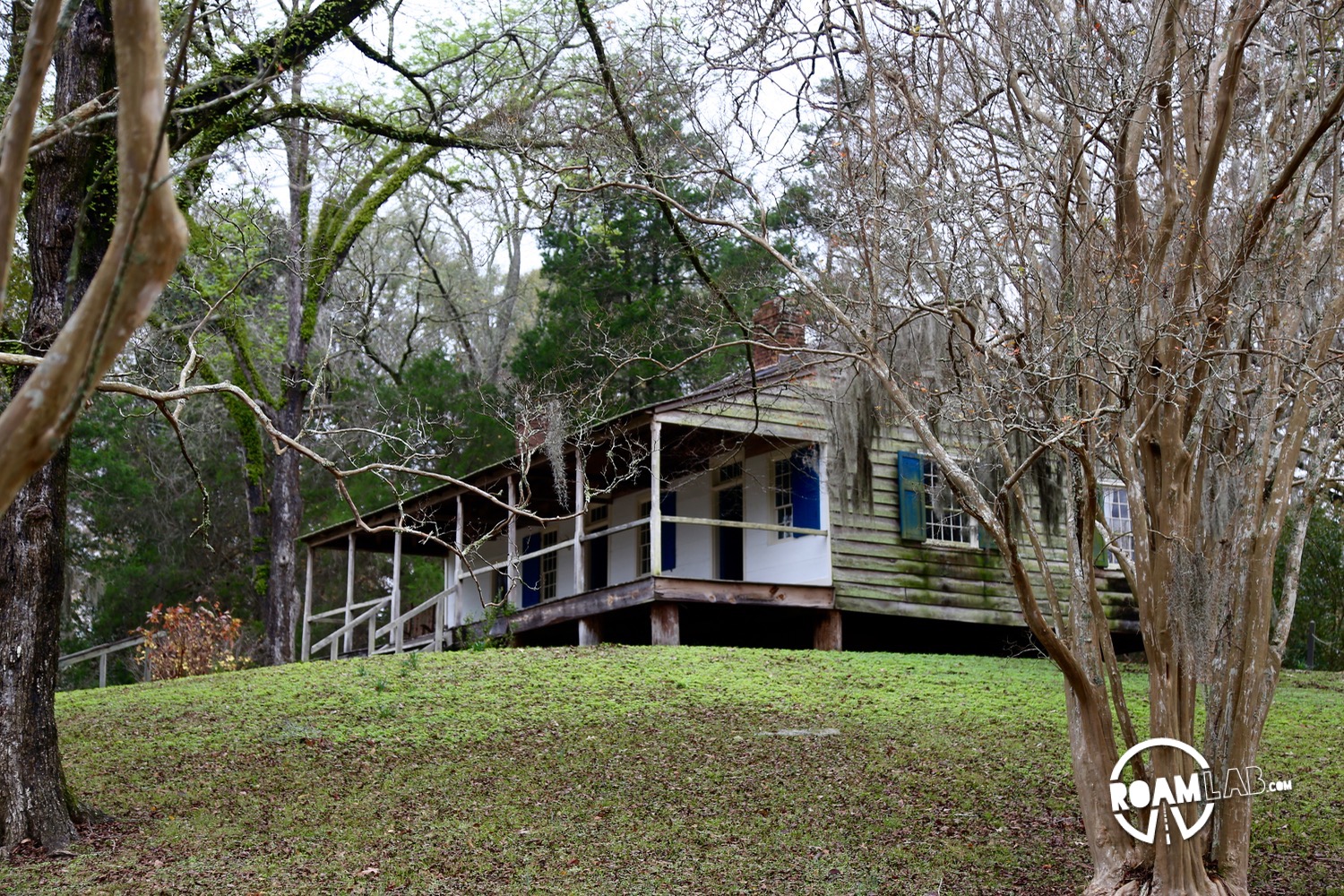 Mount Locust Inn is one of the few remaining stands along the Natchez Trace.