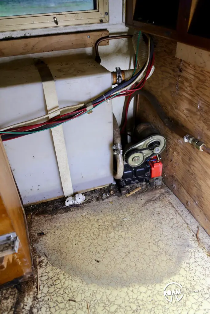Stripping The Avion Ultra Truck Camper