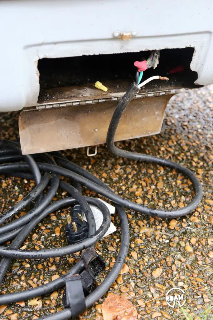 Avion Ultra Truck Camper: Wiring Research