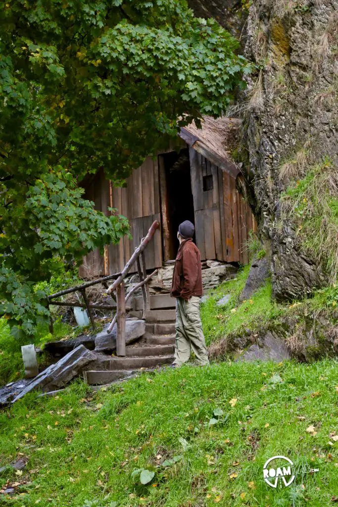 Exploring the back roads to Skipper's Canyon, lunch on the the lake, and wine tasting pinot noir around Queenstown, New Zealand