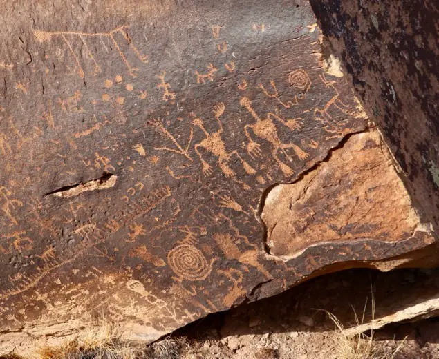 Newspaper Rock in Petrified Forest State Park