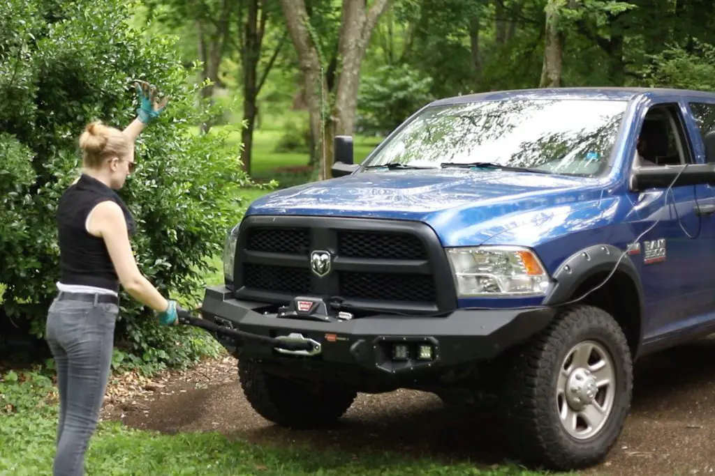 Properly spooling synthetic rope onto our Warn Zeon 12-S winch is a critical first step in preserving the integrity and lifespan of this strong, light rope.