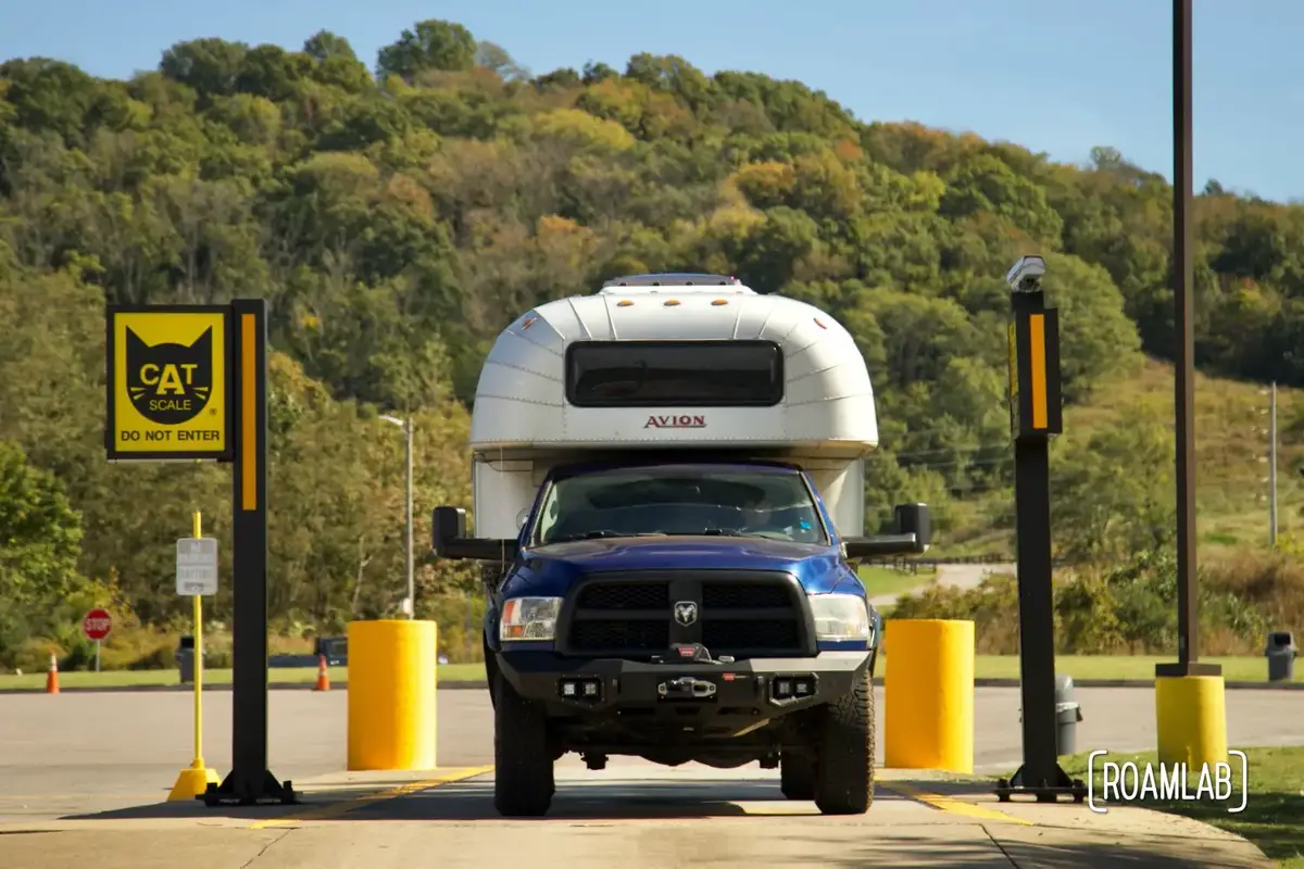 rv-weigh-station-cat-scale